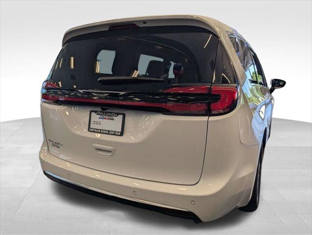 2027 Chrysler Pacifica PACIFICA SELECT