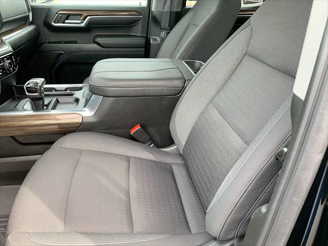 2023 Chevrolet Silverado 1500 4WD Crew Cab Short Bed RST
