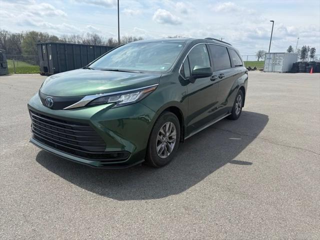 2023 Toyota Sienna LE