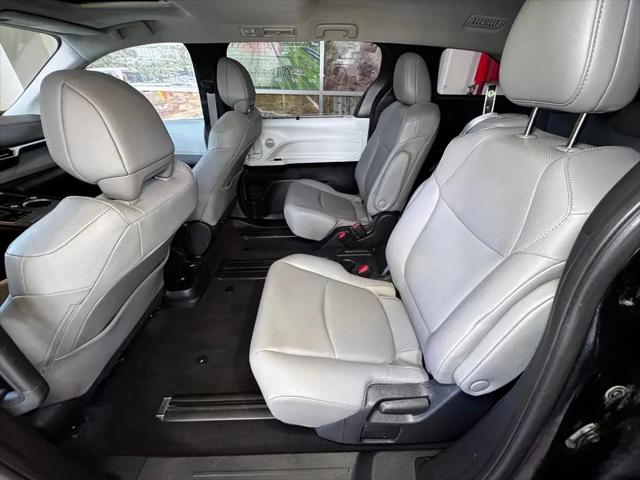 2025 Toyota Sienna XLE