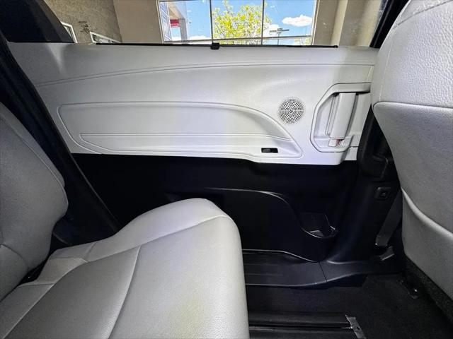2025 Toyota Sienna XLE