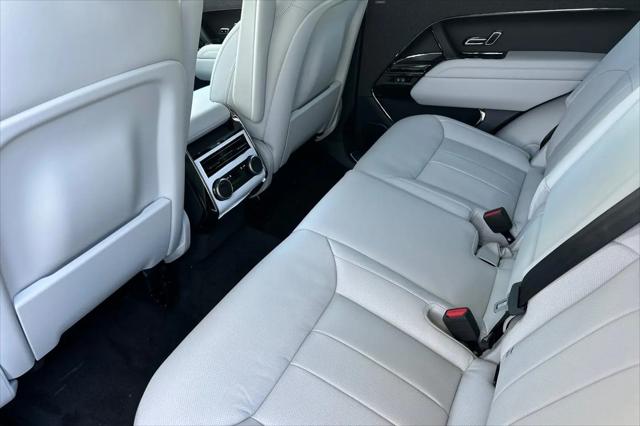 2026 Land Rover Range Rover Sport P360 SE