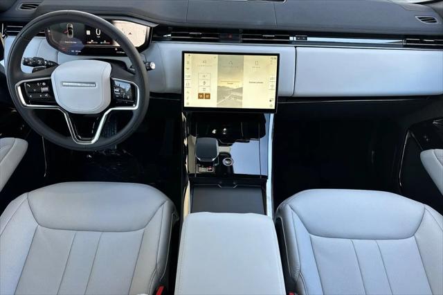 2026 Land Rover Range Rover Sport P360 SE