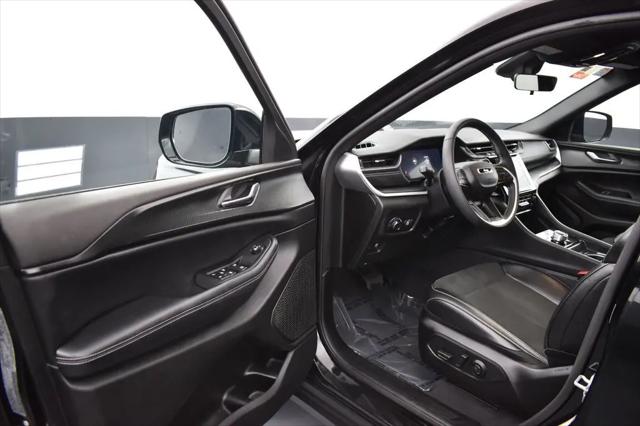 2025 Jeep Grand Cherokee Altitude 4x4