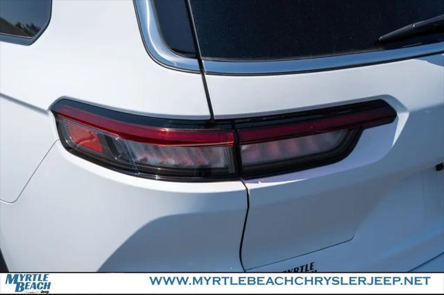 2024 Jeep Grand Cherokee L Laredo 4x2