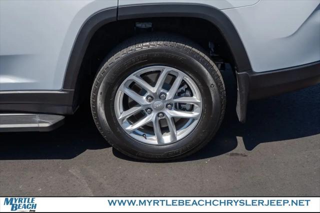 2024 Jeep Grand Cherokee L Laredo 4x2