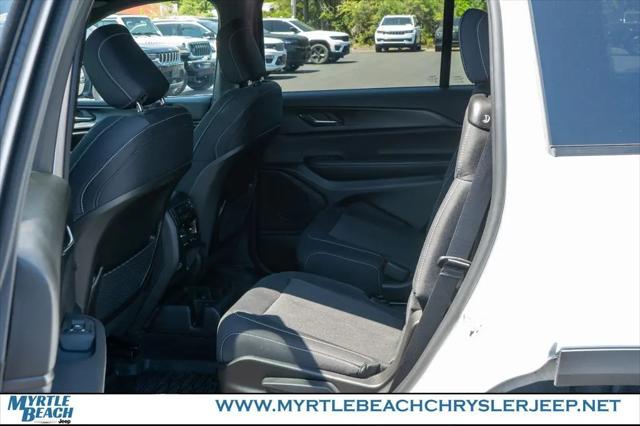 2024 Jeep Grand Cherokee L Laredo 4x2