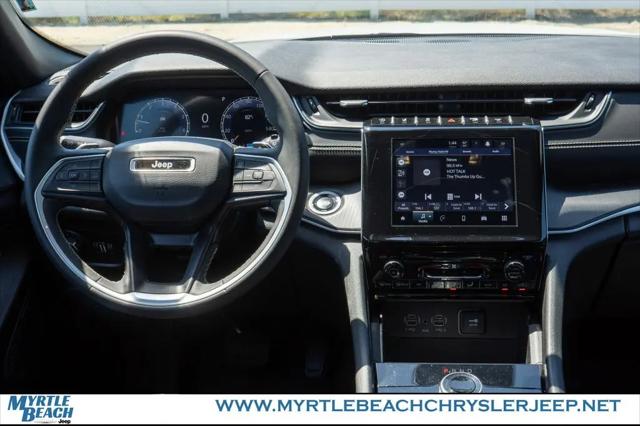 2024 Jeep Grand Cherokee L Laredo 4x2