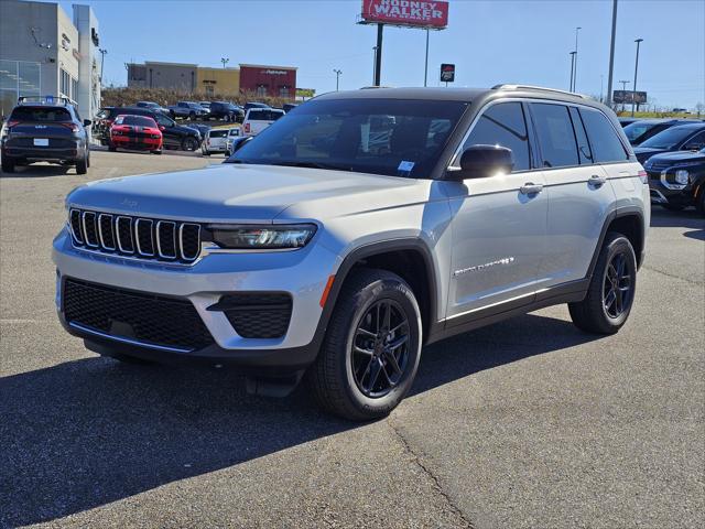 2024 Jeep Grand Cherokee GRAND CHEROKEE LAREDO X 4X4