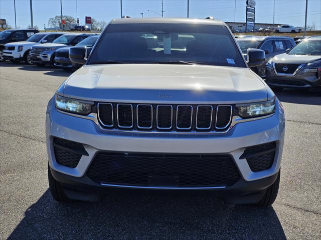 2024 Jeep Grand Cherokee GRAND CHEROKEE LAREDO X 4X4