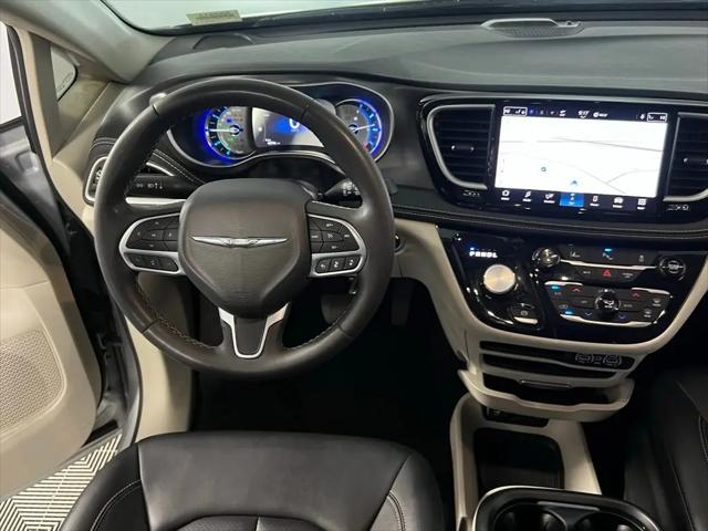 2024 Chrysler Pacifica Hybrid Select