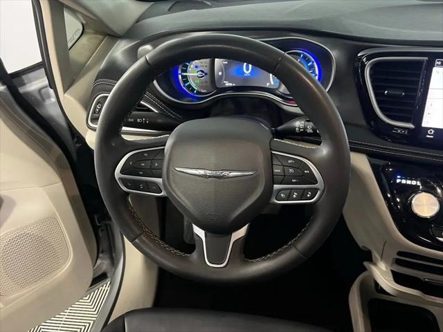 2024 Chrysler Pacifica Hybrid Select