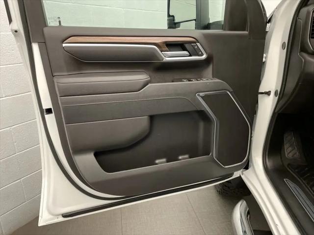 2026 Chevrolet Silverado 2500HD Crew Cab, Standard Bed, LT, 4WD