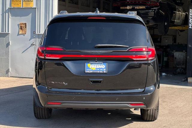 2026 Chrysler Pacifica Pacifica Select