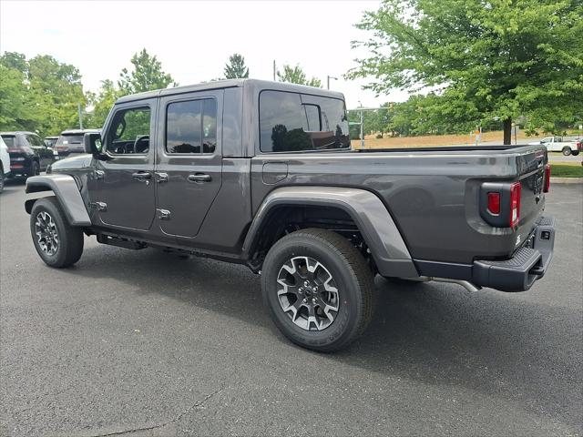 2026 Jeep Gladiator GLADIATOR SAHARA 4X4
