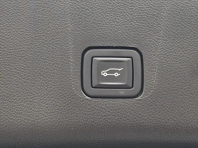 2023 Chevrolet Traverse AWD LT Leather