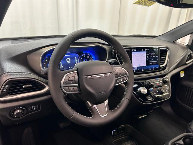 2027 Chrysler Pacifica PACIFICA SELECT