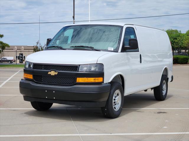 2026 Chevrolet Express Cargo Van 2500 Regular Wheelbase, WT, RWD
