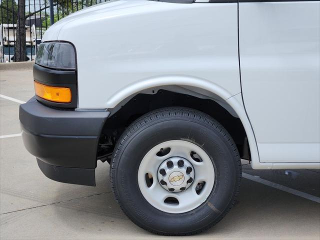 2026 Chevrolet Express Cargo Van 2500 Regular Wheelbase, WT, RWD