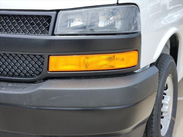 2026 Chevrolet Express Cargo Van 2500 Regular Wheelbase, WT, RWD
