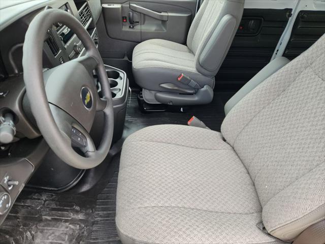 2026 Chevrolet Express Cargo Van 2500 Regular Wheelbase, WT, RWD