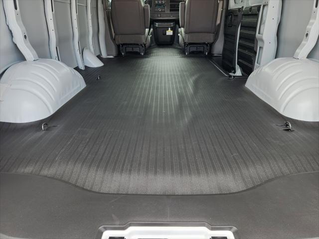 2026 Chevrolet Express Cargo Van 2500 Regular Wheelbase, WT, RWD