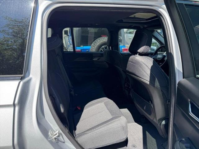 2024 Jeep Grand Cherokee Laredo X 4x4