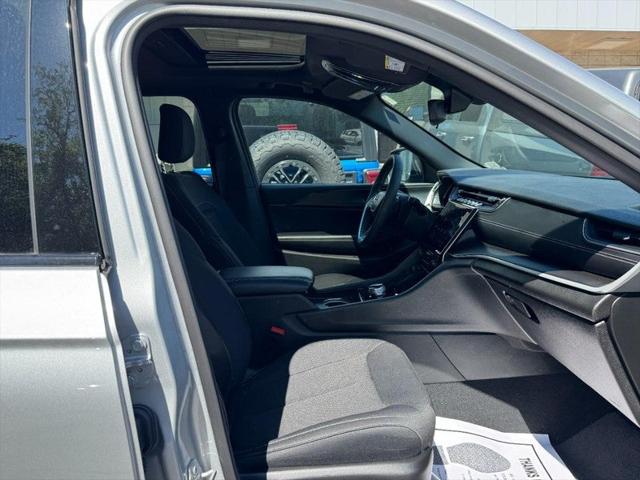 2024 Jeep Grand Cherokee Laredo X 4x4