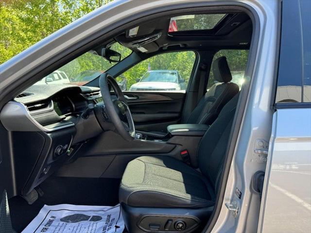 2024 Jeep Grand Cherokee Laredo X 4x4