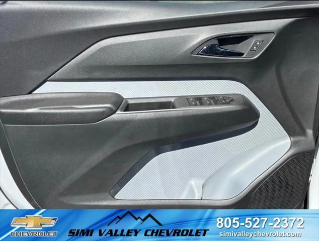 2027 Chevrolet Bolt LT FWD