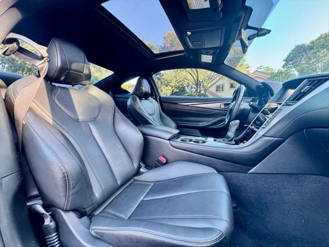 2017 INFINITI Q60 2.0t