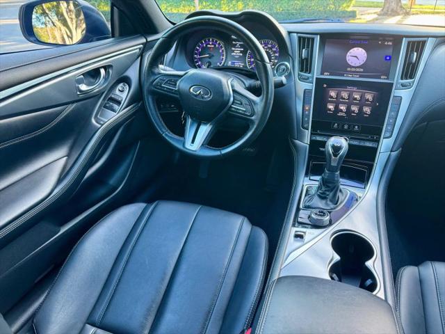 2017 INFINITI Q60 2.0t