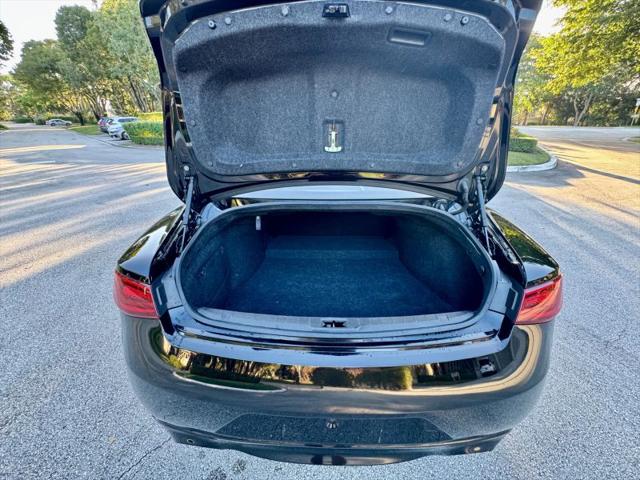 2017 INFINITI Q60 2.0t