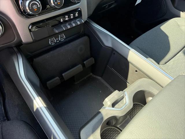 2026 Ram 1500 Express Crew Cab 4x4 57 Box
