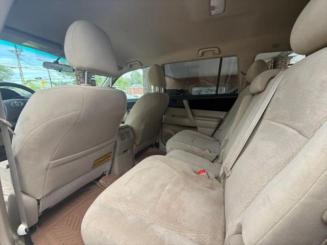 2010 Toyota Highlander Base