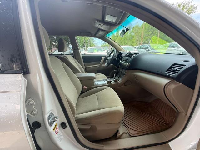 2010 Toyota Highlander Base