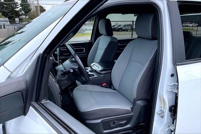 2024 Ram 3500 Big Horn Crew Cab 4x4 8' Box