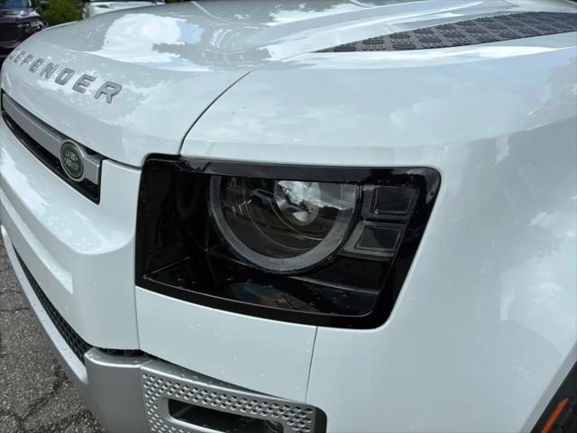 2025 Land Rover Defender 110 P400 S