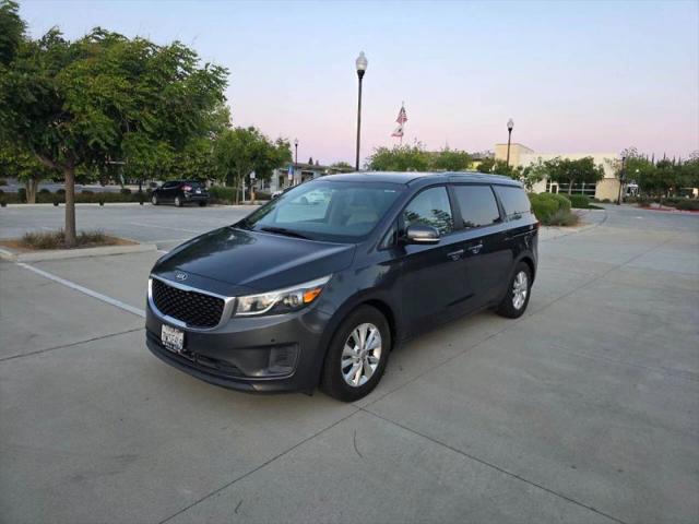 2017 Kia Sedona LX