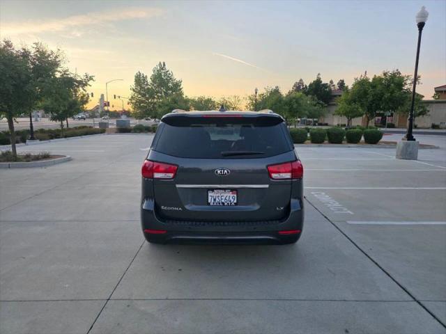 2017 Kia Sedona LX