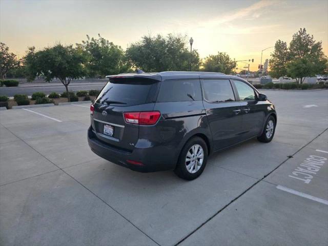 2017 Kia Sedona LX