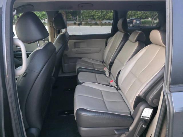 2017 Kia Sedona LX