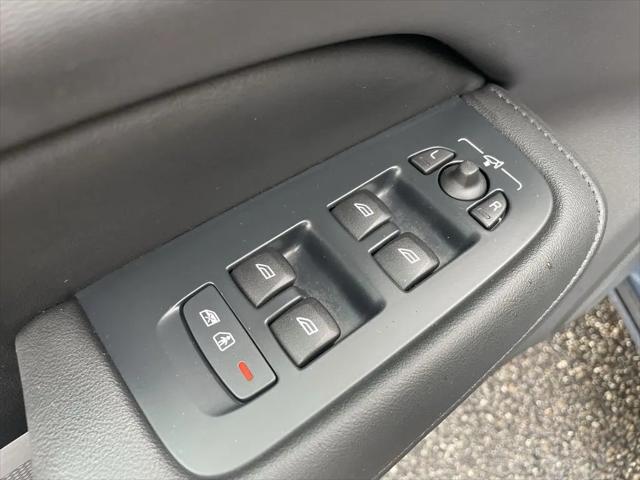 2025 Volvo S60 T8 Plus