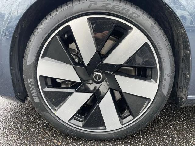 2025 Volvo S60 T8 Plus