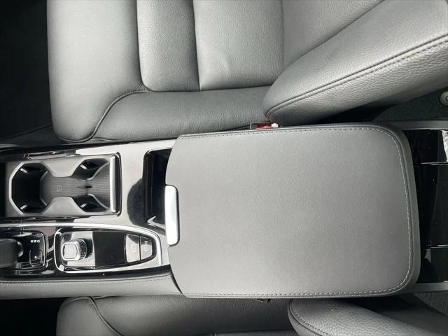 2025 Volvo S60 T8 Plus