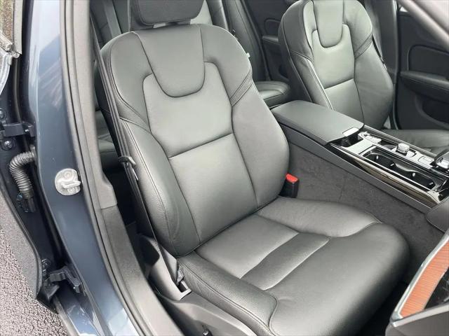2025 Volvo S60 T8 Plus