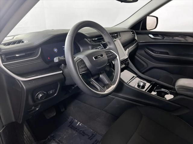 2023 Jeep Grand Cherokee L Laredo 4x4
