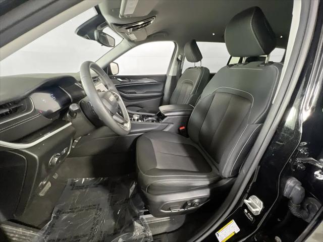 2023 Jeep Grand Cherokee L Laredo 4x4
