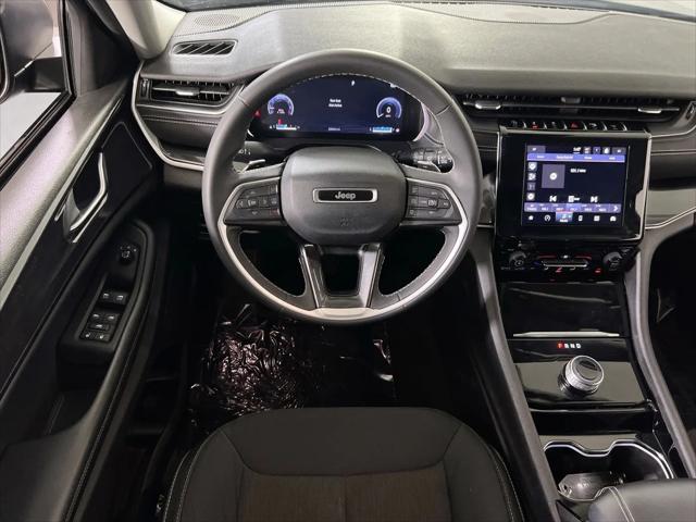 2023 Jeep Grand Cherokee L Laredo 4x4