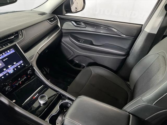 2023 Jeep Grand Cherokee L Laredo 4x4